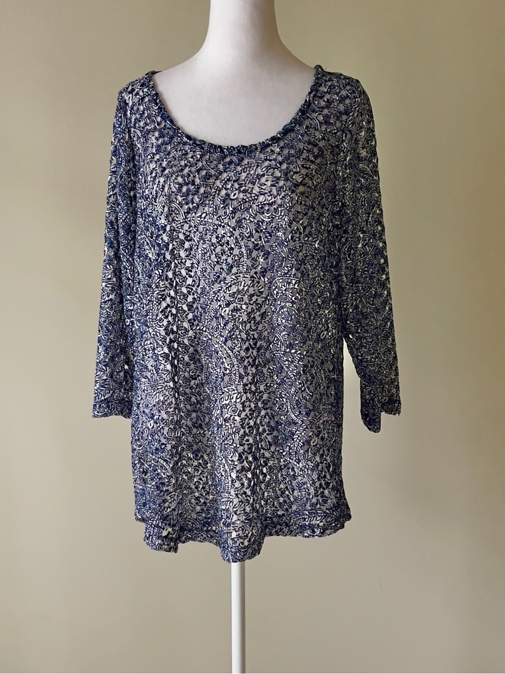 JM Collection Women's 3/4-sleeve Navy Blue Printed Scoop -neck jacquard top EUC